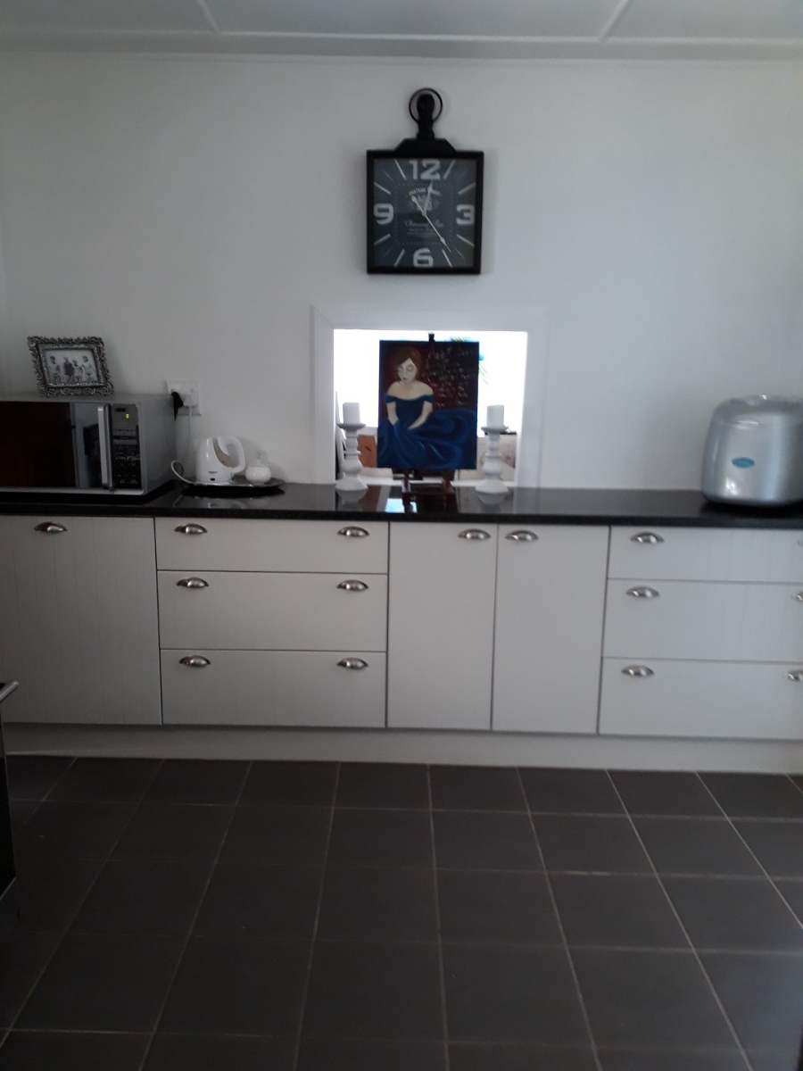 To Let 2 Bedroom Property for Rent in Glentana Western Cape